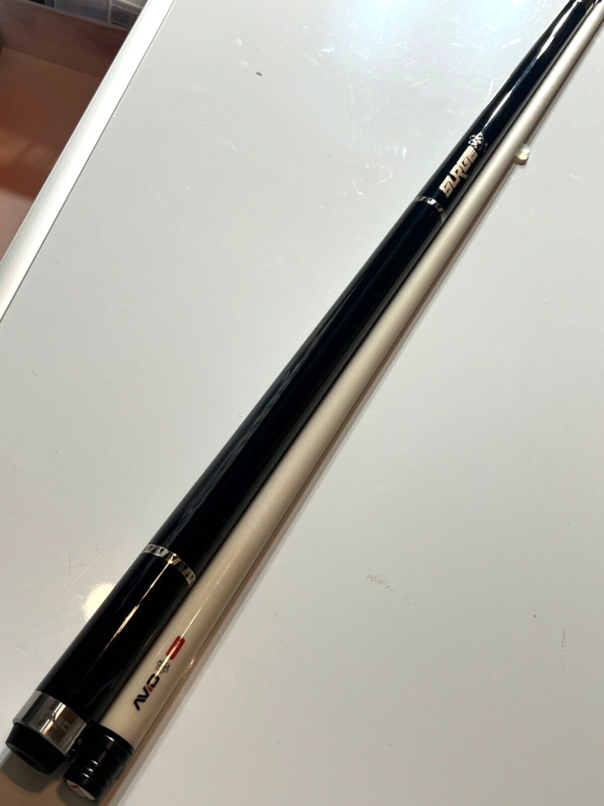 CUETEC AVID SURGE BREAK CUE BLACK GOLD BRAND NEW 95-330 NW SHIPS FREE