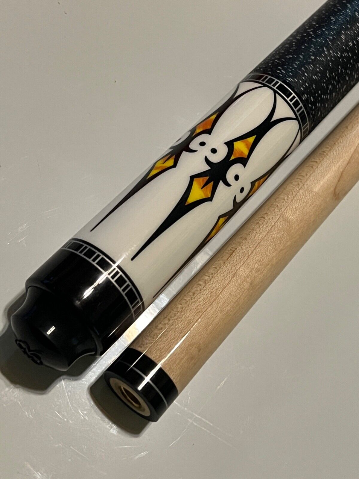 MCDERMOTT L40 LUCKY POOL CUE BRAND NEW 19 OZ 13MM TIP FREE SHIPPING FREE CASE