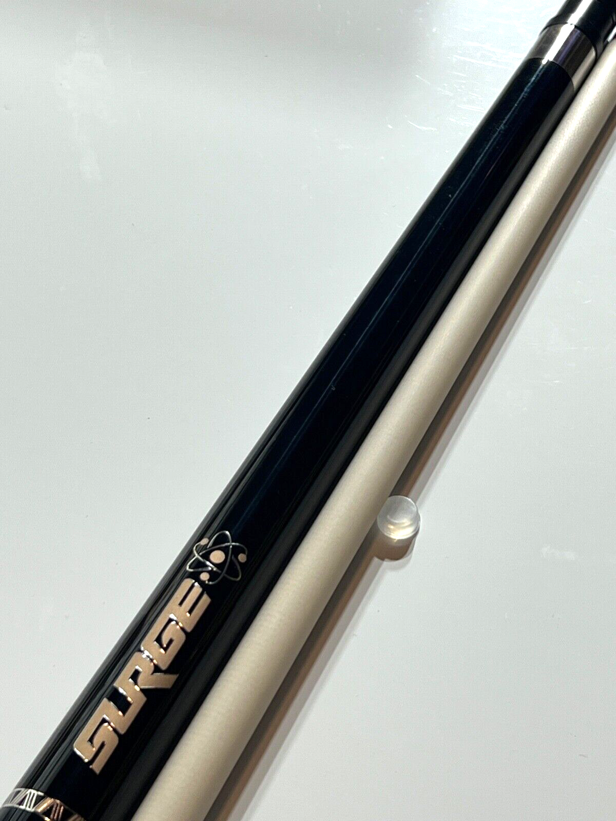 CUETEC AVID SURGE BREAK CUE BLACK GOLD BRAND NEW 95-330 NW SHIPS FREE