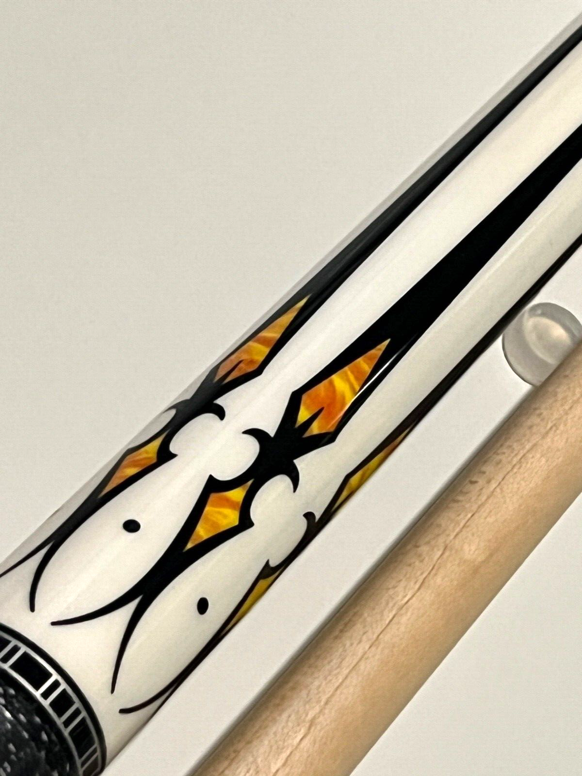 MCDERMOTT L40 LUCKY POOL CUE BRAND NEW 19 OZ 13MM TIP FREE SHIPPING FREE CASE