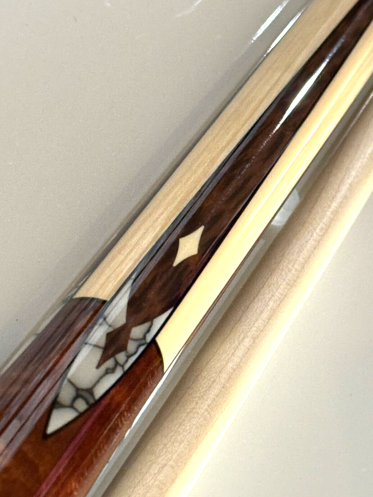 PLAYERS POOL CUE G4147 BIRDSEYE MAPLE WRAPLESS  NEW FREE SHIPPING FREE HARD CASE