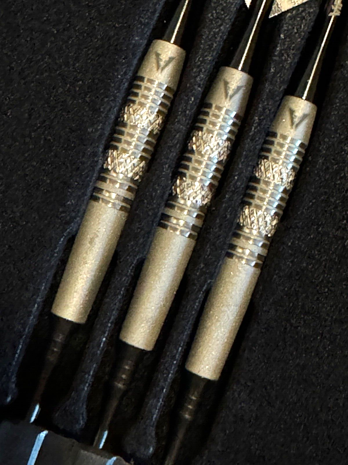 VIPER SINISTER DARTS FROM GLD 18 GRAM NEW SHIPS FREE FLIGHTS FREE 21-3125-18