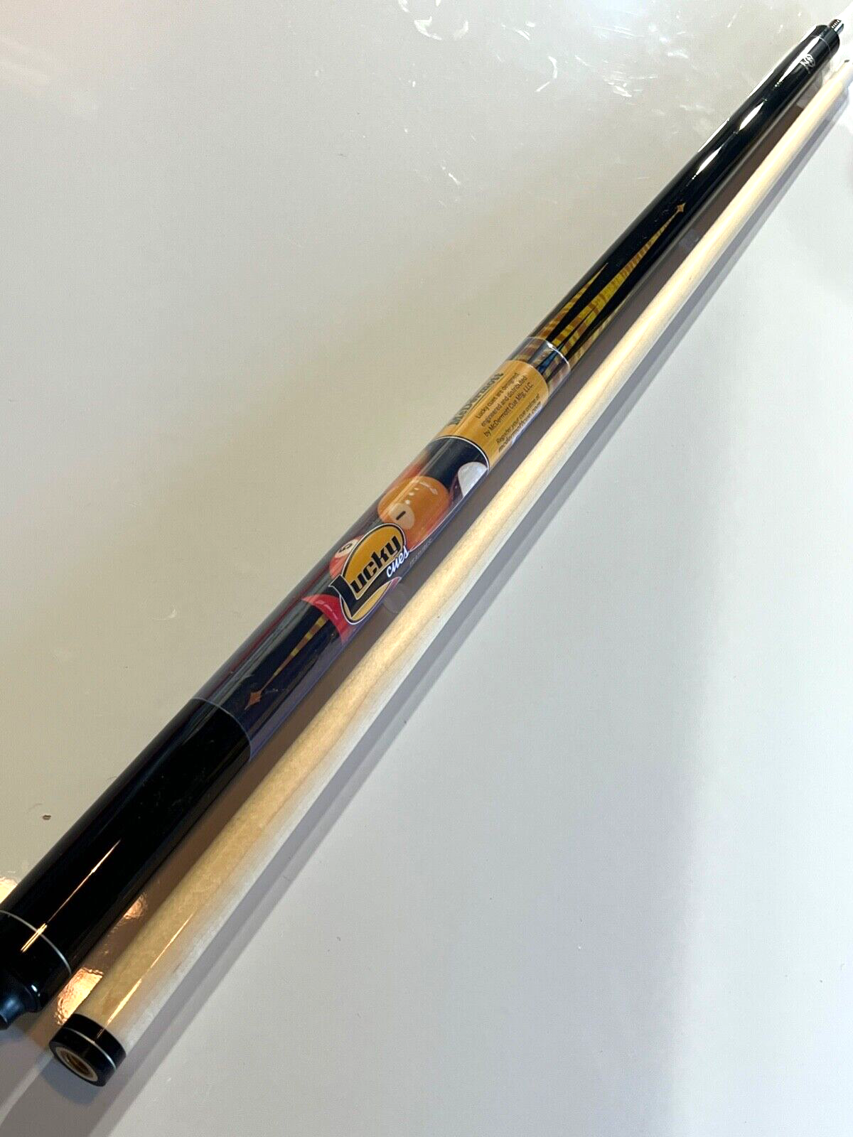 MCDERMOTT L38 LUCKY POOL CUE BRAND NEW 19 OZ 13MM TIP FREE SHIPPING FREE CASE