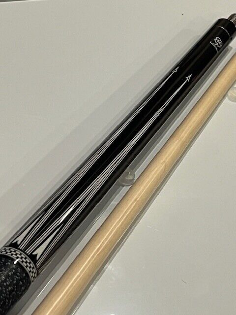 MCDERMOTT L22 LUCKY POOL CUE BRAND NEW 19 OZ 13MM TIP FREE SHIPPING FREE CASE