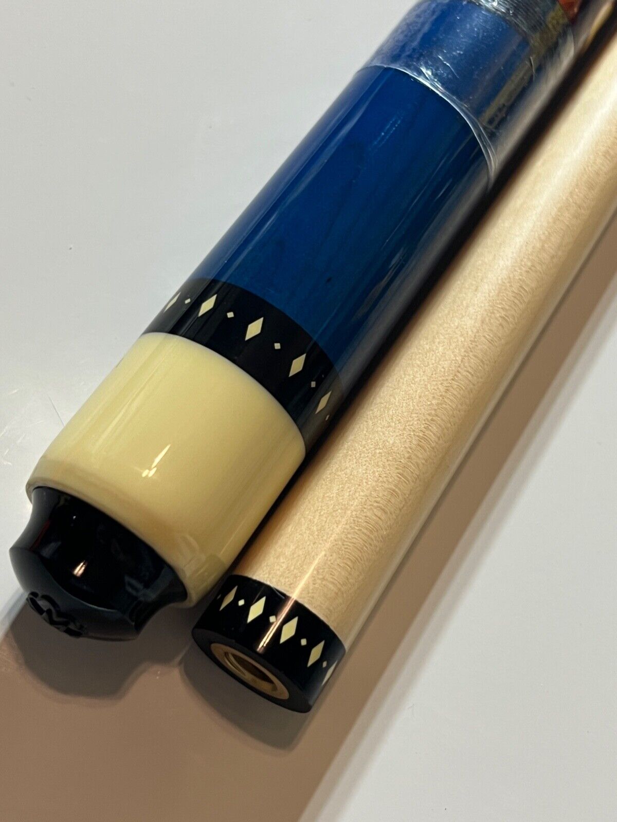 MCDERMOTT L7 LUCKY POOL CUE BRAND NEW 19 OZ 13MM TIP FREE SHIPPING FREE CASE