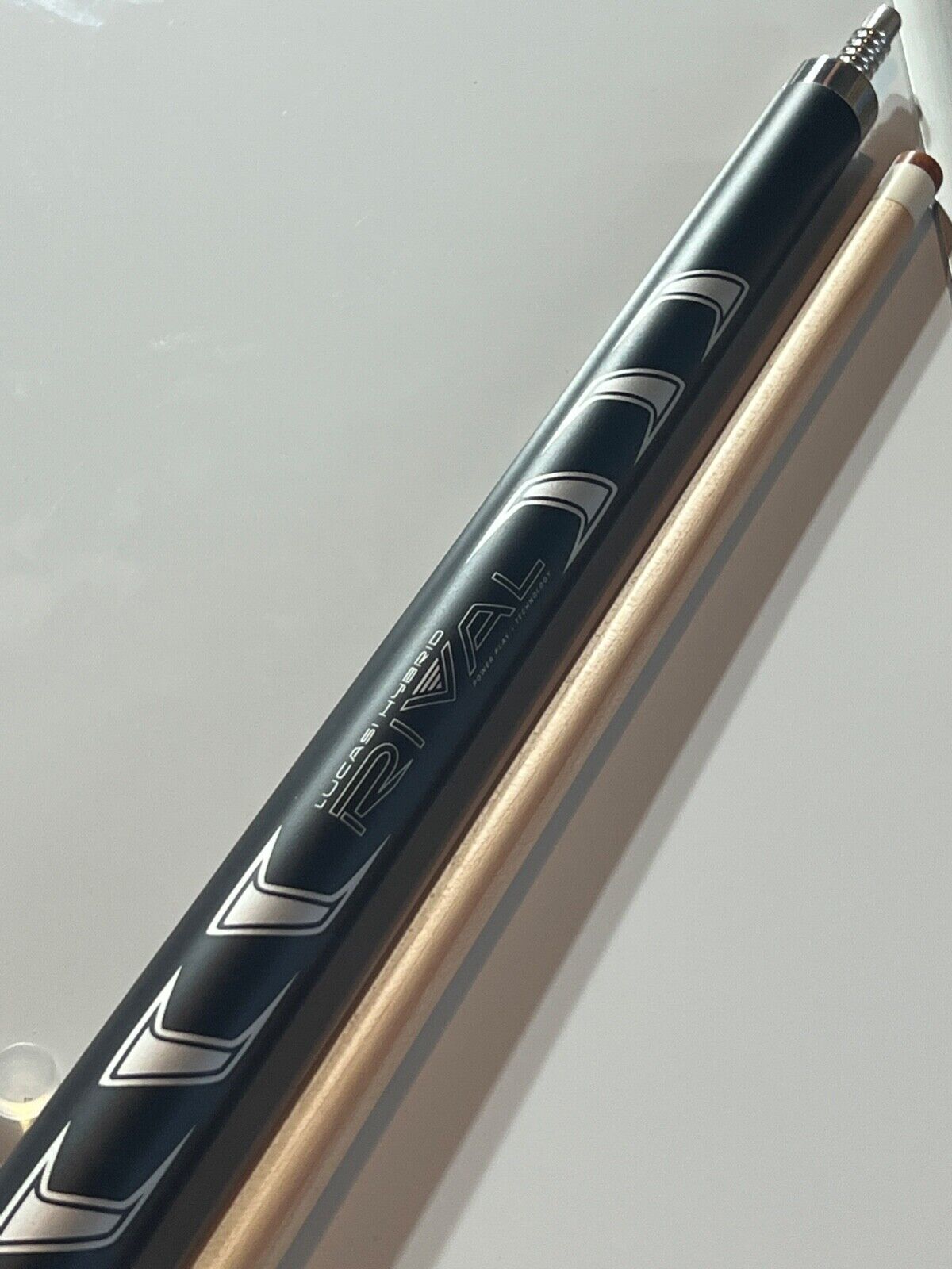 LUCASI LHRV22 HYBRID CUE 11.75 MM SHAFT WITH  KAMUI TIP BRAND NEW FREE SHIPPING