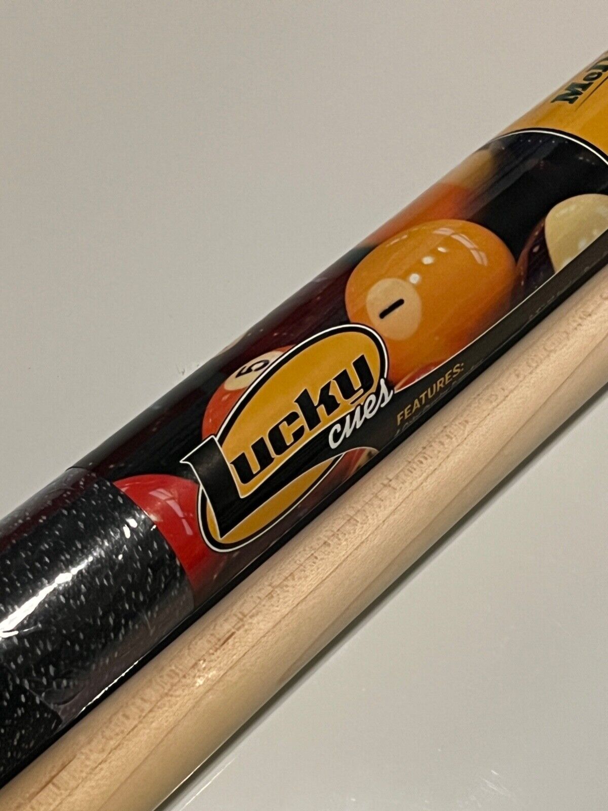 MCDERMOTT L13 LUCKY POOL CUE BRAND NEW 19 OZ 13MM TIP FREE SHIPPING FREE CASE