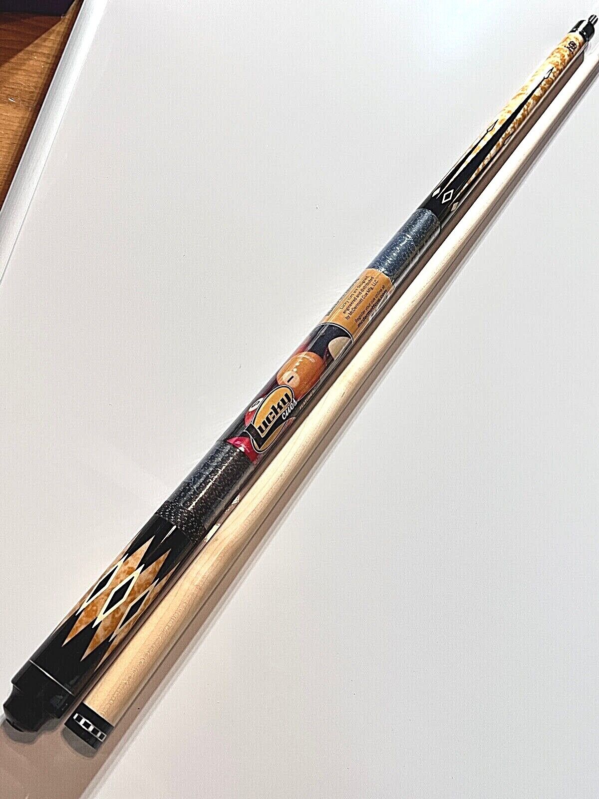 MCDERMOTT L33 LUCKY POOL CUE BRAND NEW 19 OZ 13MM TIP FREE SHIPPING FREE CASE