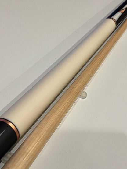 LUCASI LUX 63 CUSTOM CUE LIMITED #41/150 & WHYTE CARBON 12MM SHAFT