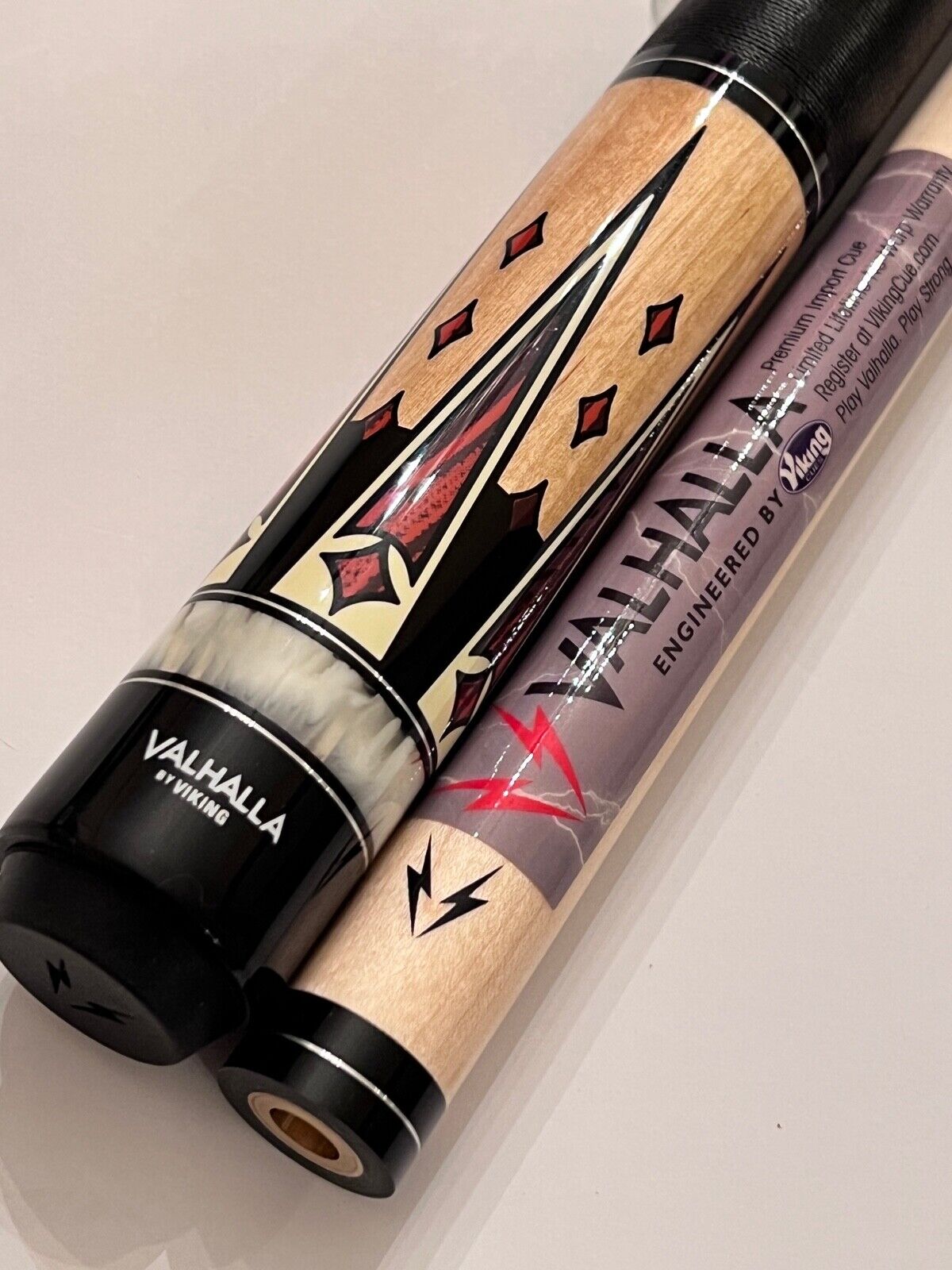 VALHALLA POOL CUE  VA702 BY VIKING BRAND NEW FREE SHIPPING FREE HARD CASE