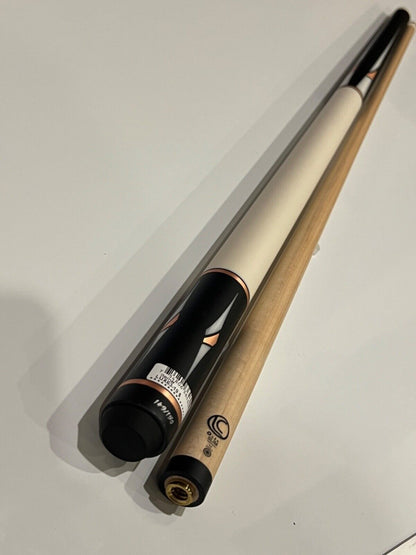 LUCASI LUX 63 CUSTOM CUE LIMITED #41/150 & WHYTE CARBON 12MM SHAFT