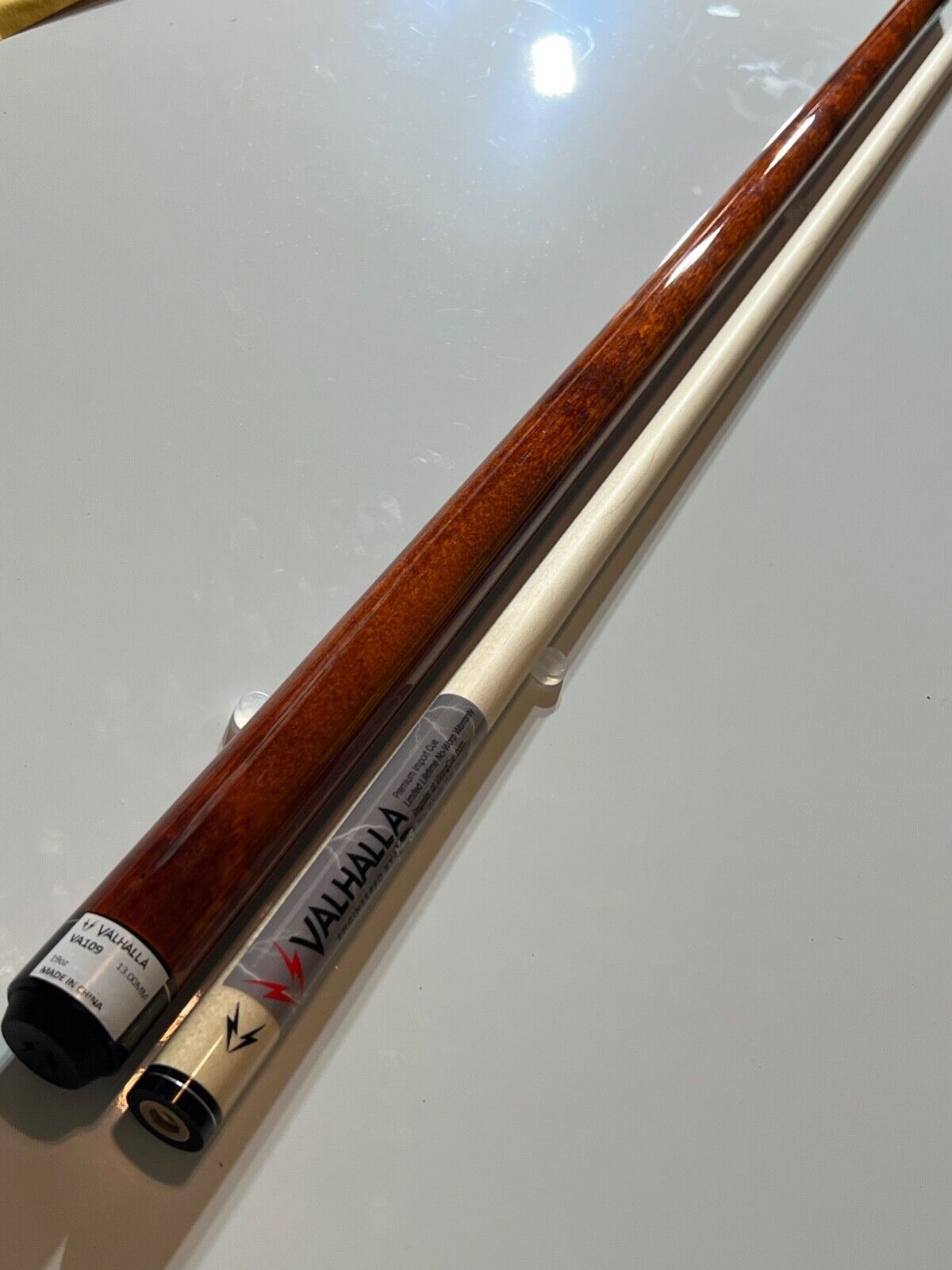 VALHALLA POOL CUE  VA109 BY VIKING BRAND NEW FREE SHIPPING FREE CASE BEST VALUE