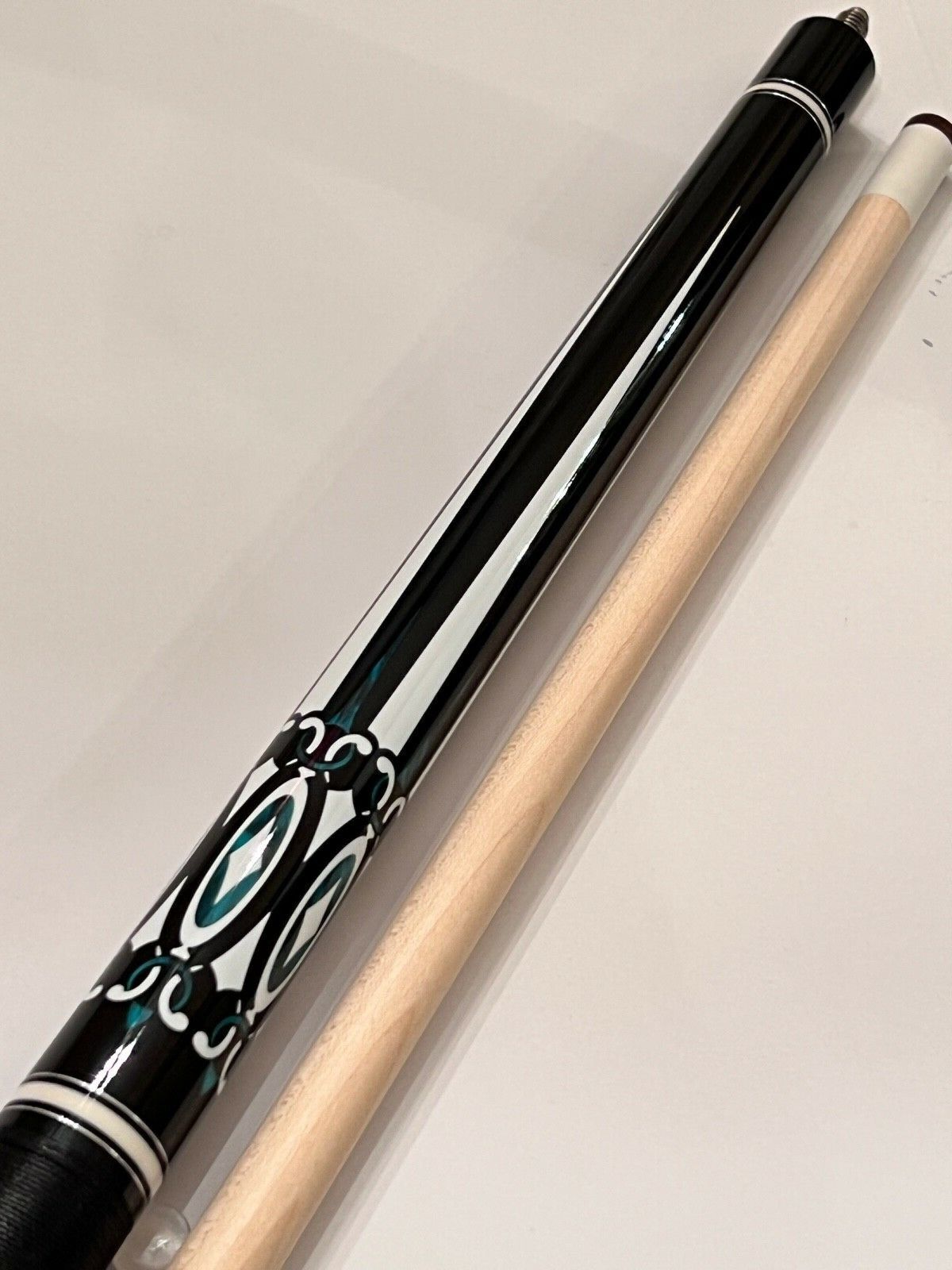 VALHALLA POOL CUE  VA735 BY VIKING BRAND NEW FREE SHIPPING FREE CASE BEST VALUE