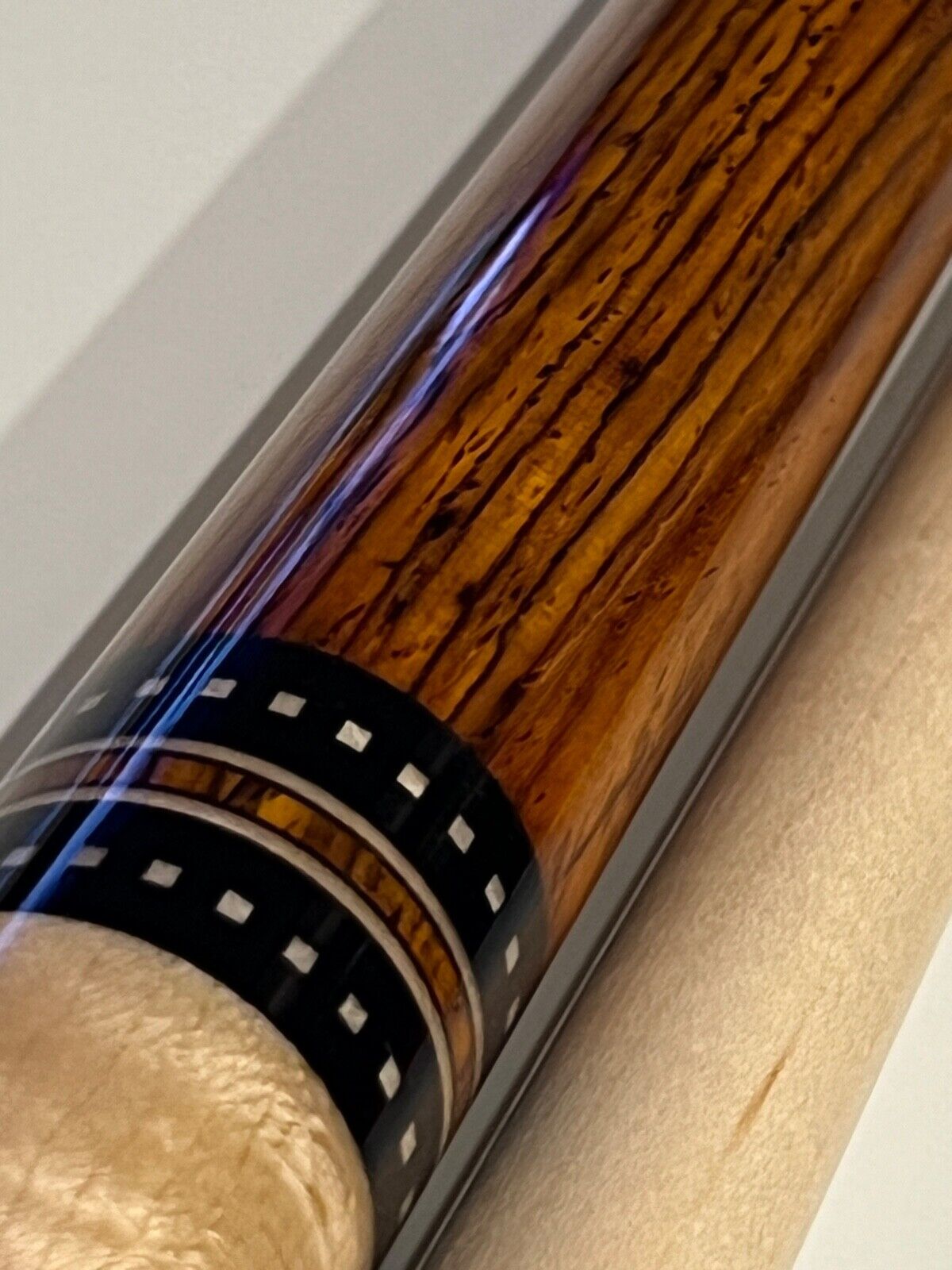 MCDERMOTT JANUARY CUE OF THE MONTH H654C 13.00 MM VBP NEW SHPS FREE FREE CASE