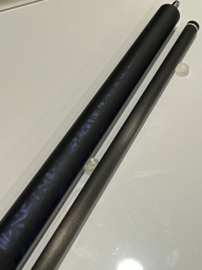 BULL CARBON BCL10 CUE WITH BULL CARBON SHAFT NEW FREE HARD CASE SHIPS FREE