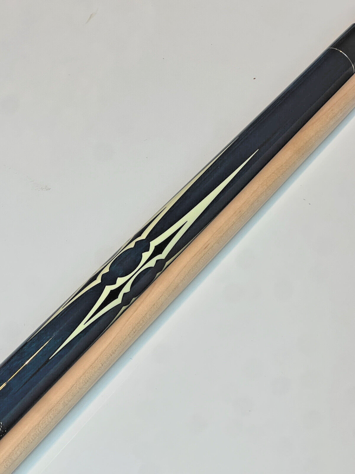 VALHALLA POOL CUE  VA231 BY VIKING BRAND NEW FREE SHIPPING FREE CASE BEST VALUE