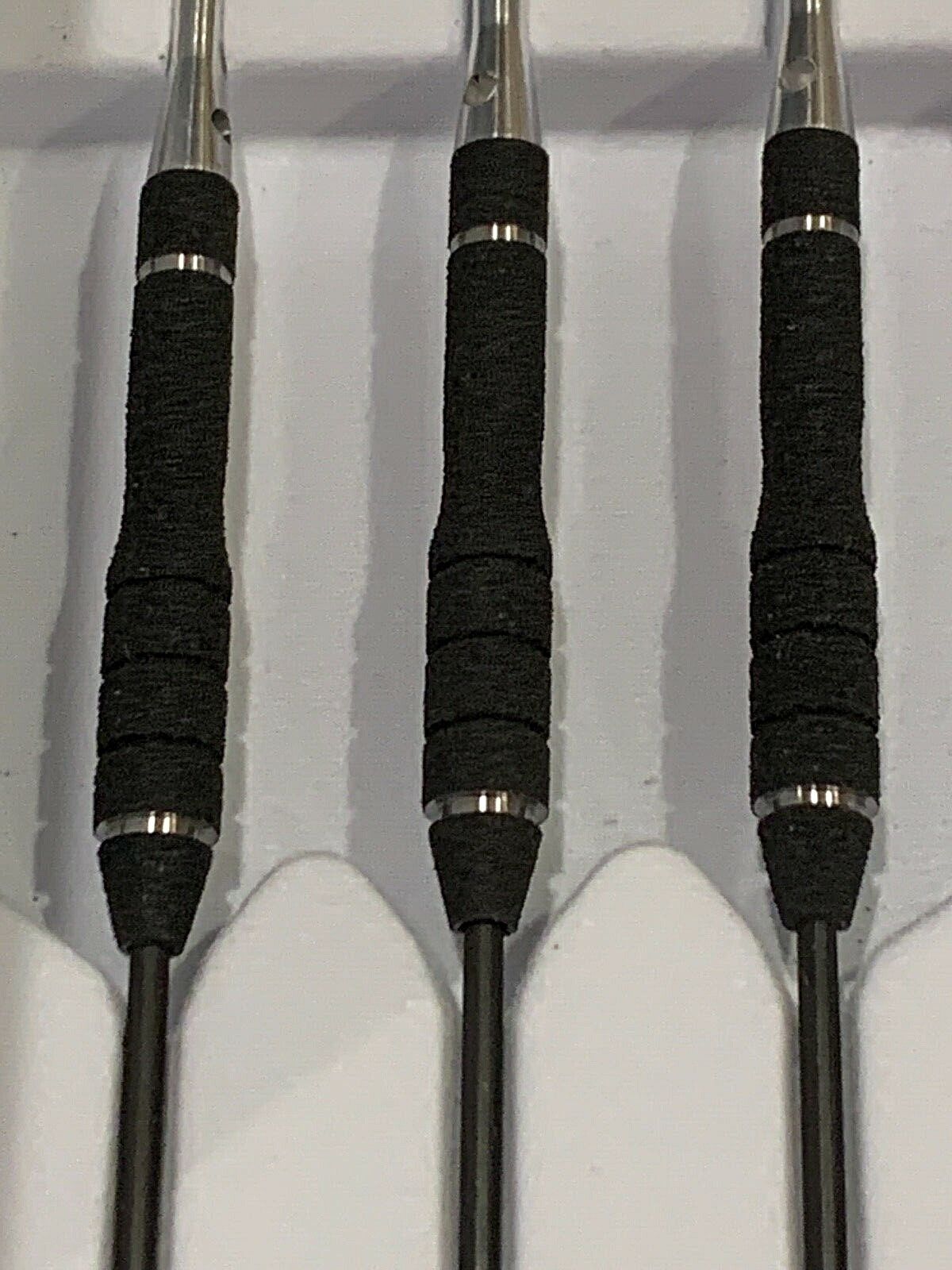 BOTTELSEN GREAT WHITE STEEL TIP DARTS MODEL 239XGW7BK  23 GR NEW FREE SHIPPING