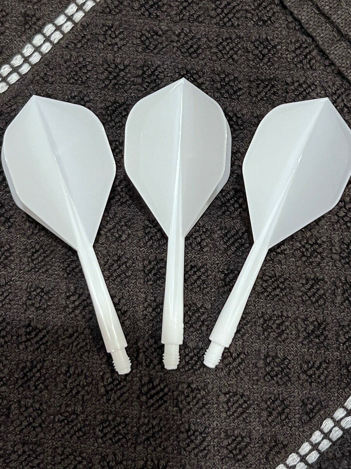 CONDOR AXE WHITE COLOR  HEAVY DUTY FLIGHT LONG 33.5MM STANDARD SHAPE SHIPS FREE