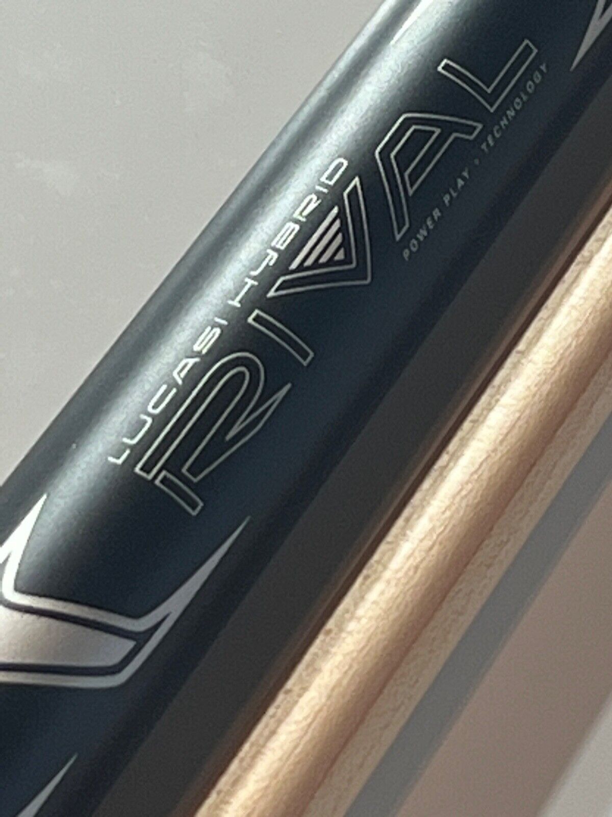 LUCASI LHRV22 HYBRID CUE 11.75 MM SHAFT WITH  KAMUI TIP BRAND NEW FREE SHIPPING